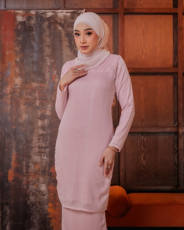 Seri in Soft Pink